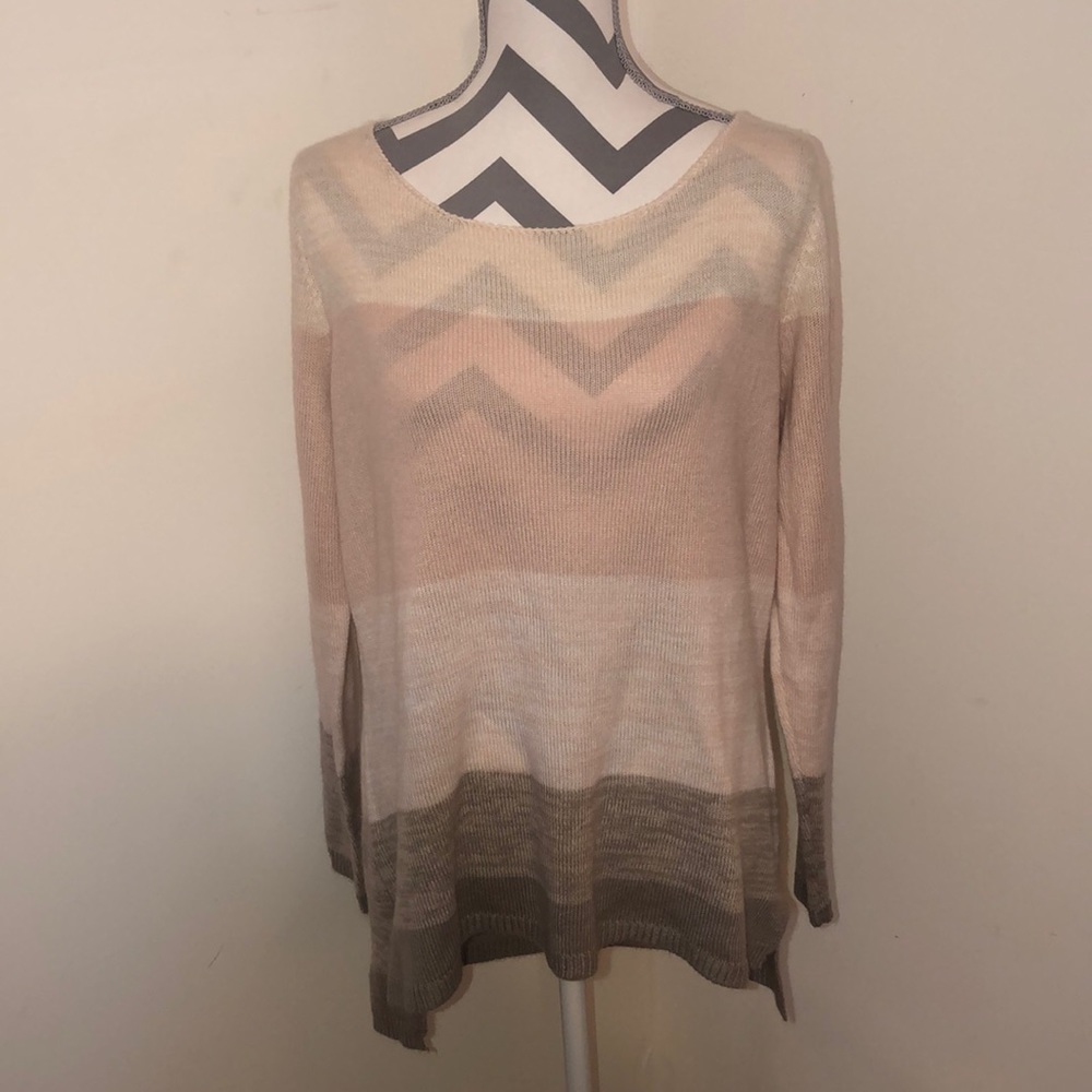 Rose/mocha colored lightweight sweater. Sz L